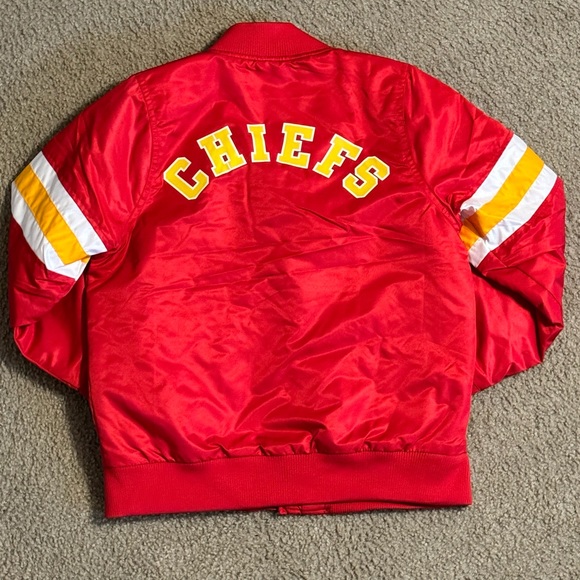 Youth Kansas City Chiefs NFL jacket - Picture 5 of 5
